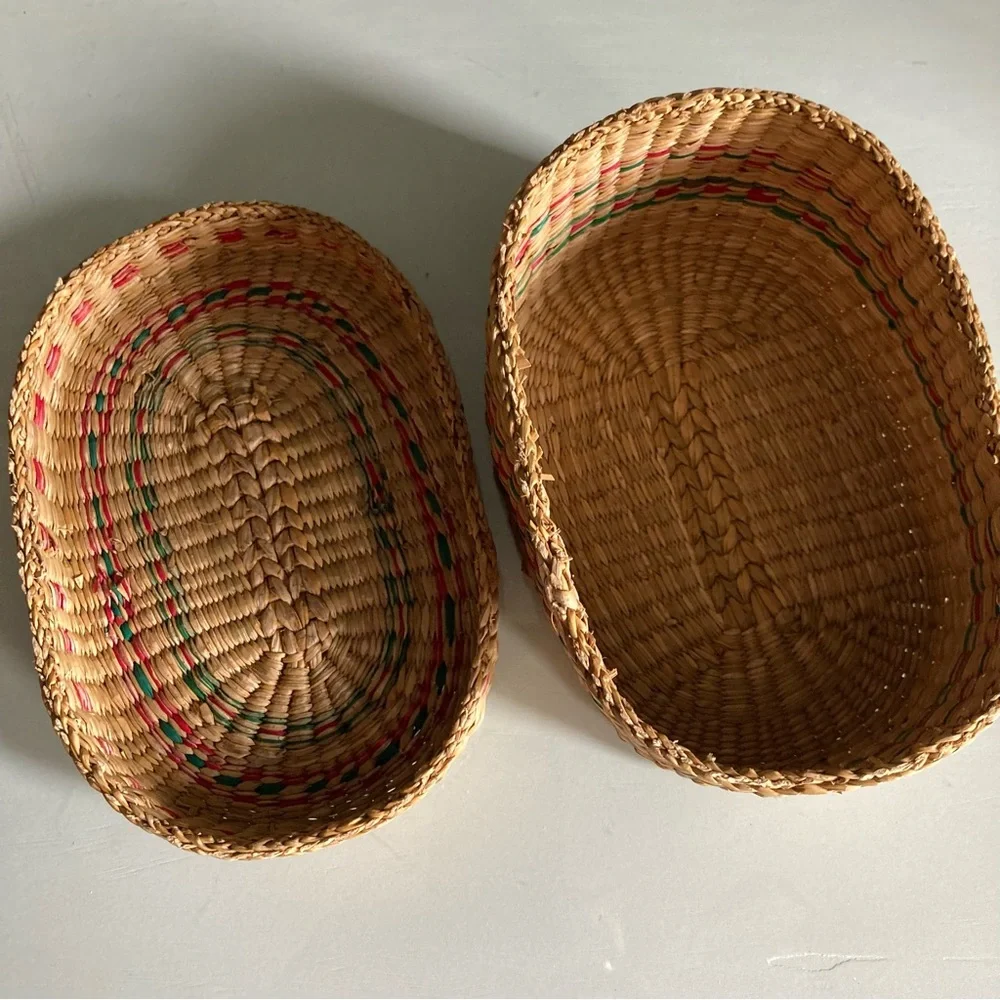 Vintage Seagrass Oval Lidded Basket With Red & Green Accents